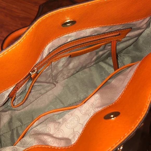 Authentic Michael Kors Large Orange Hamilton Tote - Picture 8 of 9